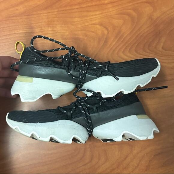 SOREL Women's Kinetic Impact Lace Sneakers Size 6 Athletic Casual Black - Picture 7 of 12